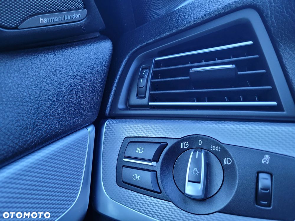 BMW Seria 5 530d xDrive Sport-Aut Luxury Line - 23