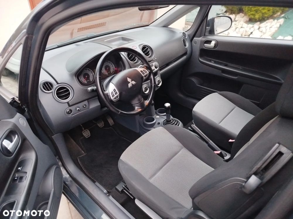 Mitsubishi Colt - 6