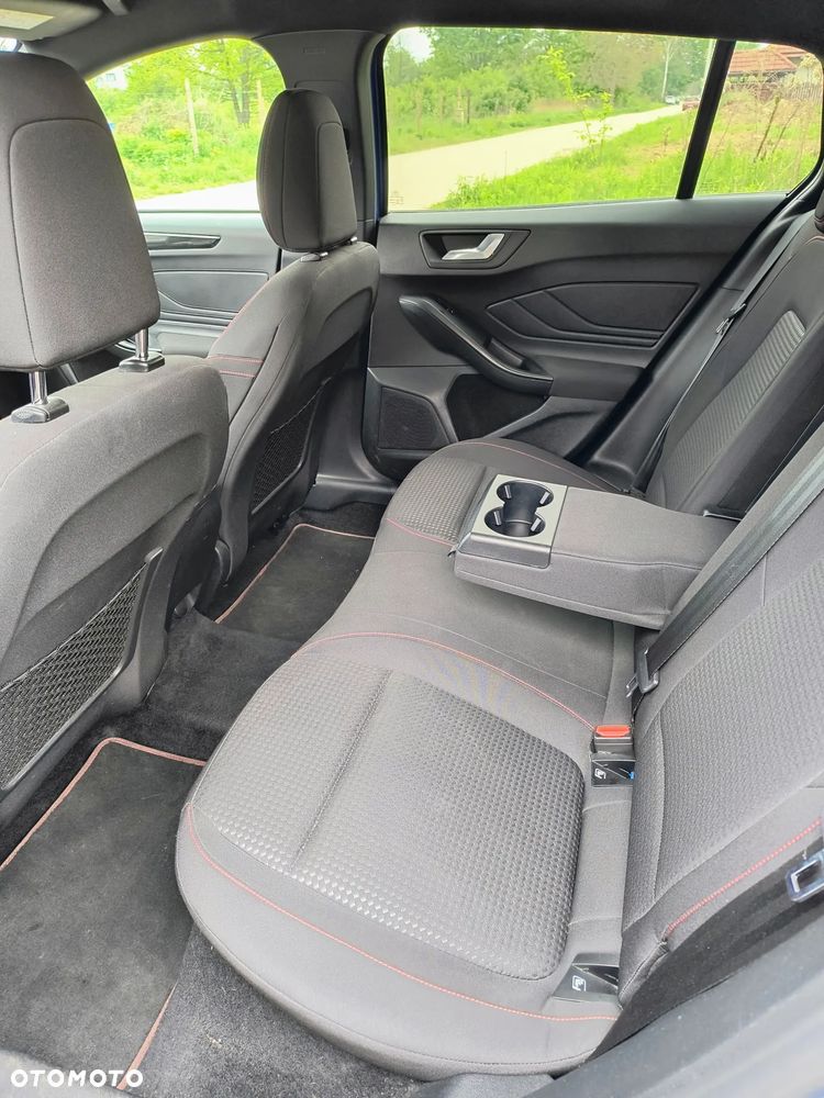 Ford Focus 1.5 EcoBoost ST-Line X - 8