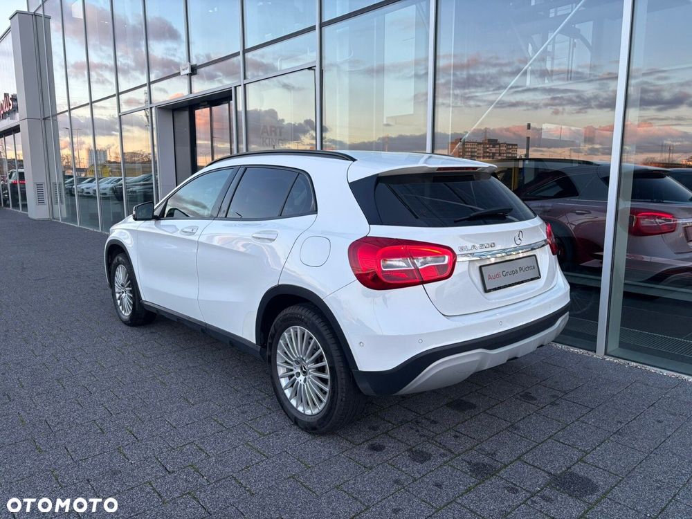 Mercedes-Benz GLA - 2