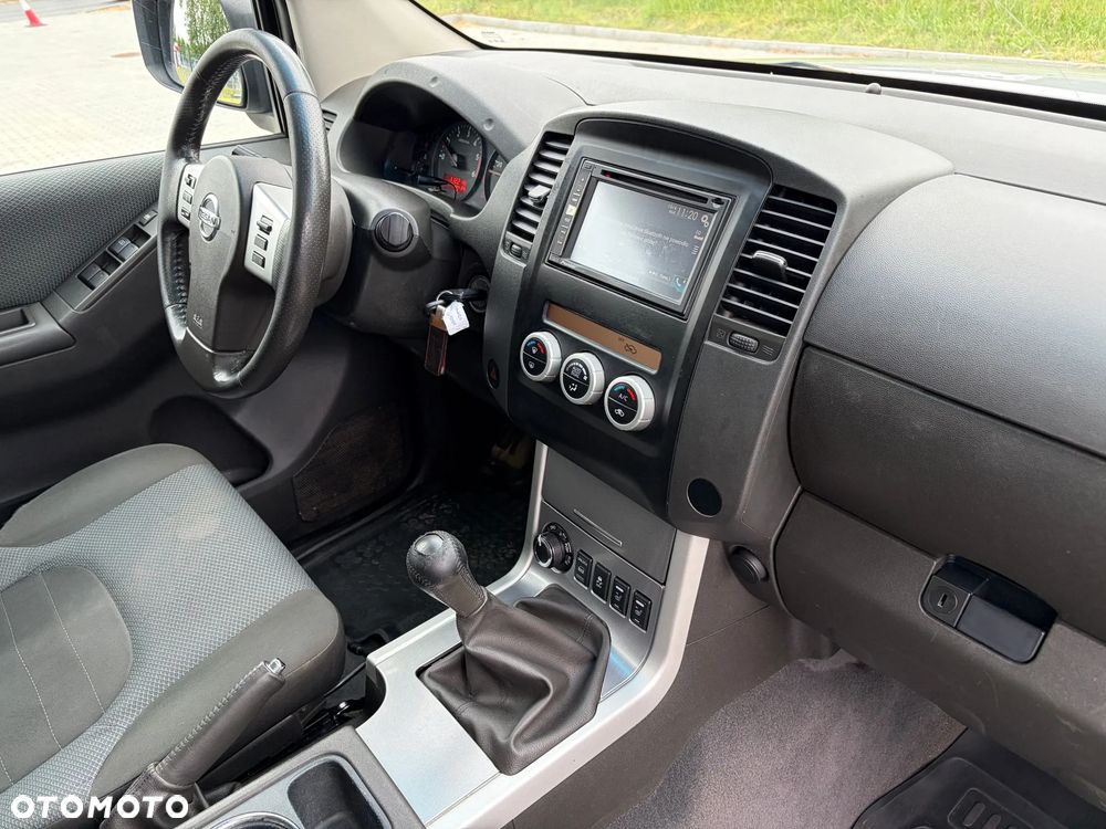 Nissan Navara 2.5 D LE Long - 18