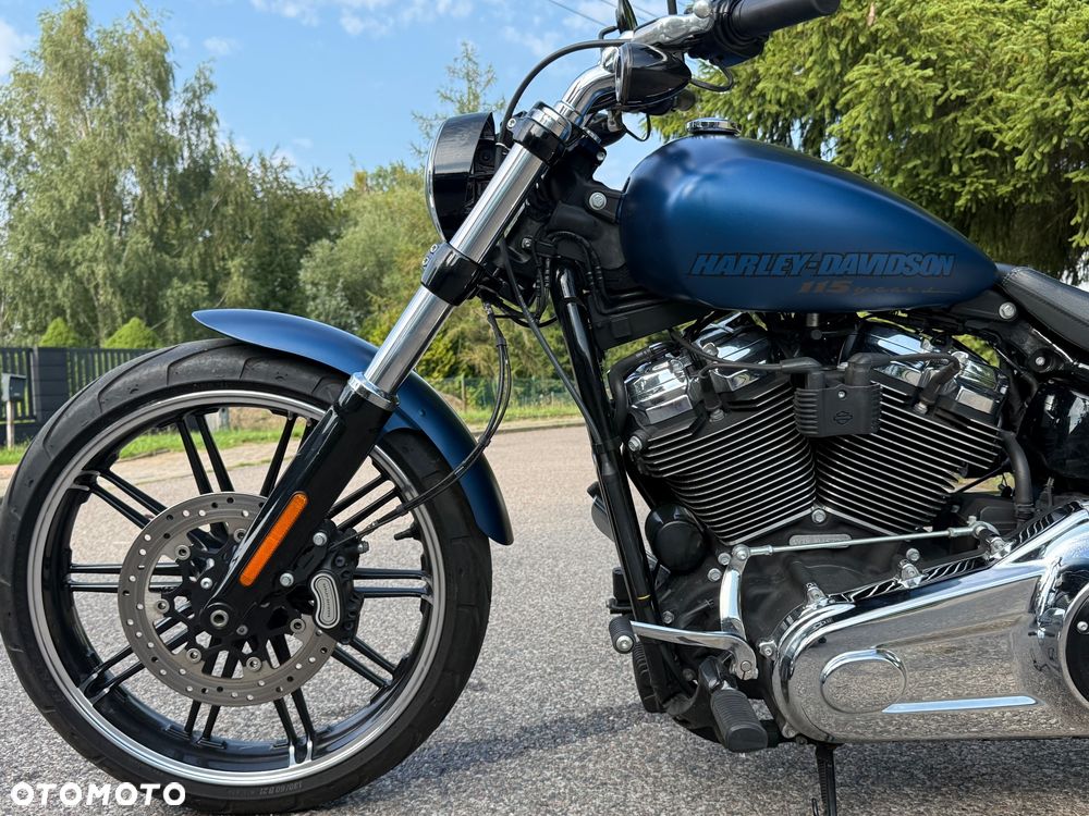 Harley-Davidson Softail Breakout - 3