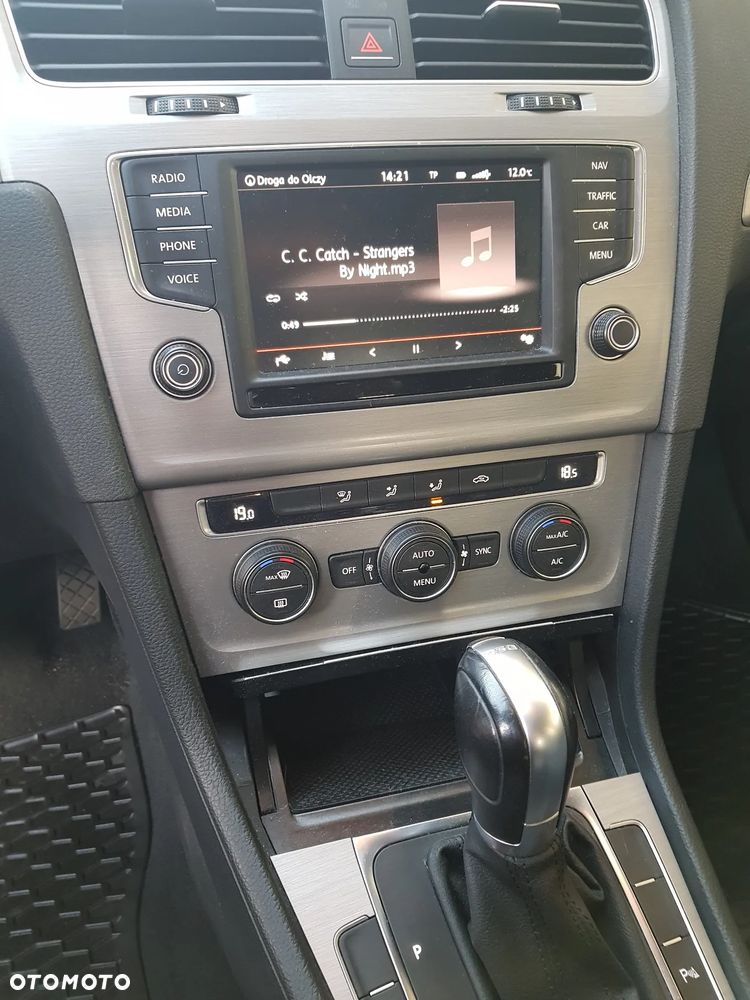 Volkswagen Golf 1.6 TDI BlueMotion Technology DSG Comfortline - 14