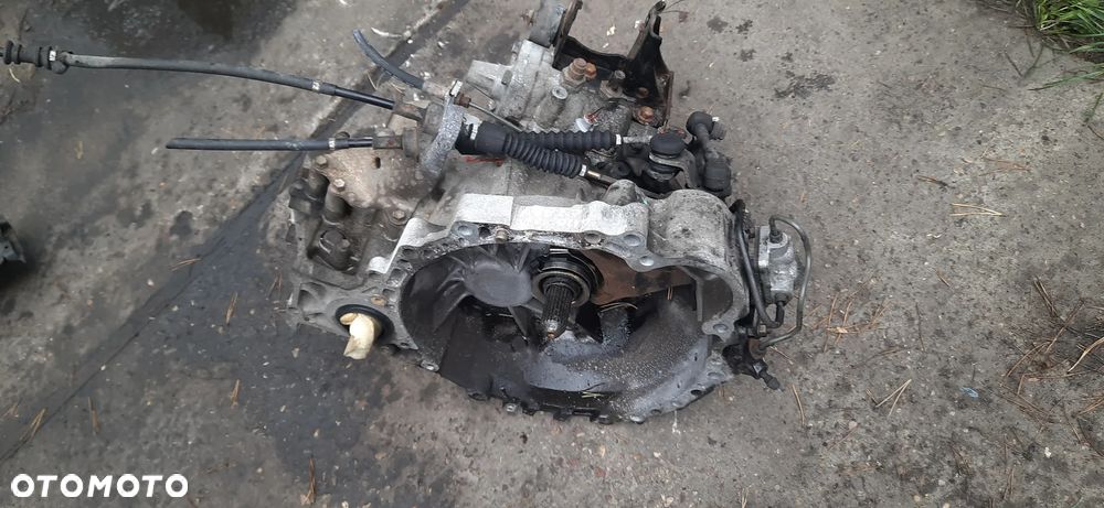 Toyota 2.0 D4D  1CDFTV  Avensis Corolla Skrzynia biegów 5 BIEG Manual - 2