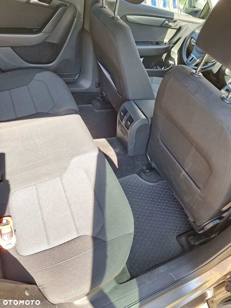 Volkswagen Passat 2.0 TDI Comfortline DSG - 8