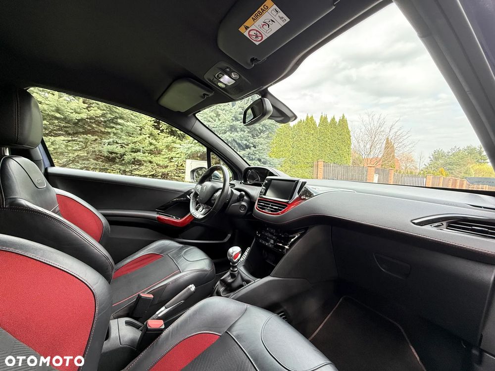 Peugeot 208 GTI 200 THP - 28