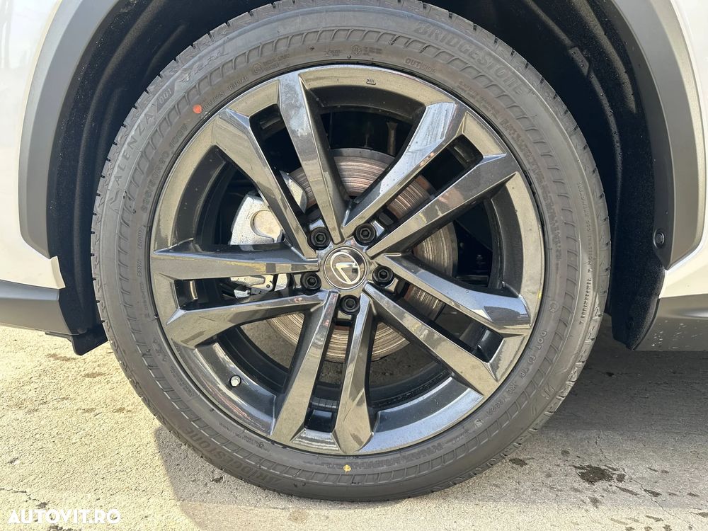 Lexus Seria NX - 8