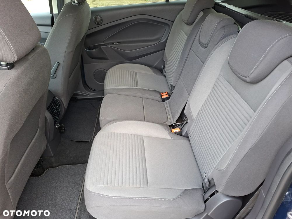 Ford Grand C-MAX - 25