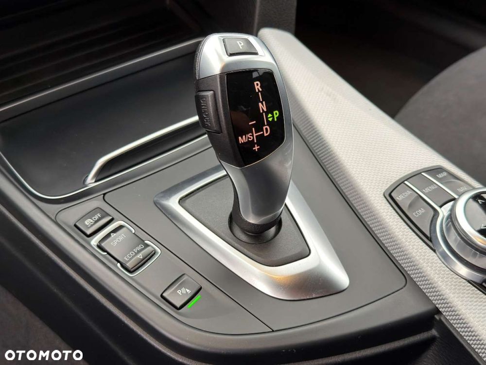 BMW Seria 3 - 32