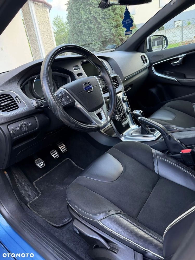 Volvo V40 D2 Drive-E R-Design Momentum - 5
