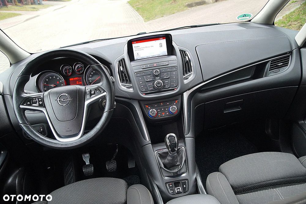 Opel Zafira 1.6 T SIDI Cosmo S&S - 14