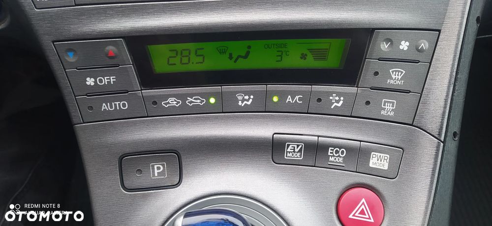 Toyota Prius 1.8 Hybrid Premium - 18