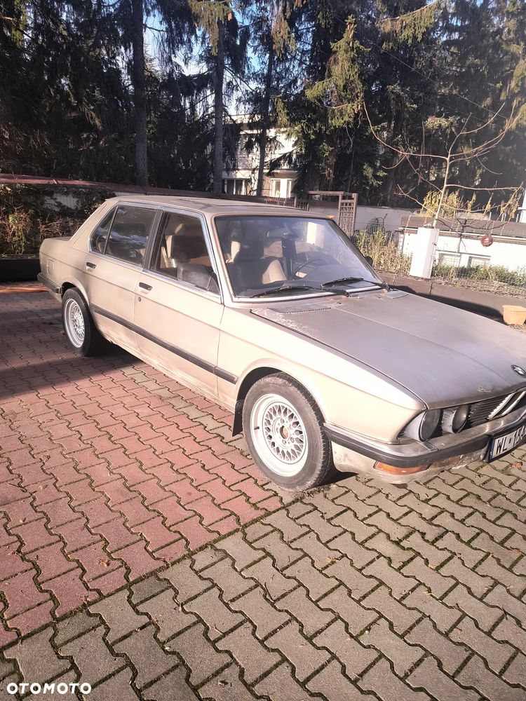 BMW Seria 5 525 i - 1