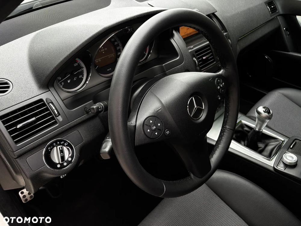 Mercedes-Benz Klasa C 200 Kompressor Avantgarde - 36