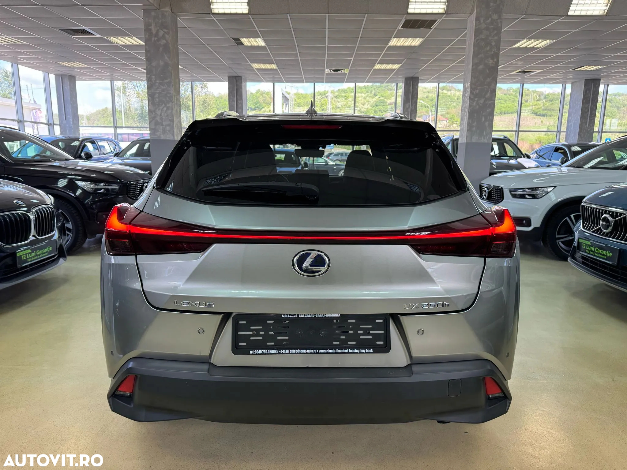 Lexus UX 250h 2.0L HEV 20H- (178 HP) 4X4 CVT F Sport - 5