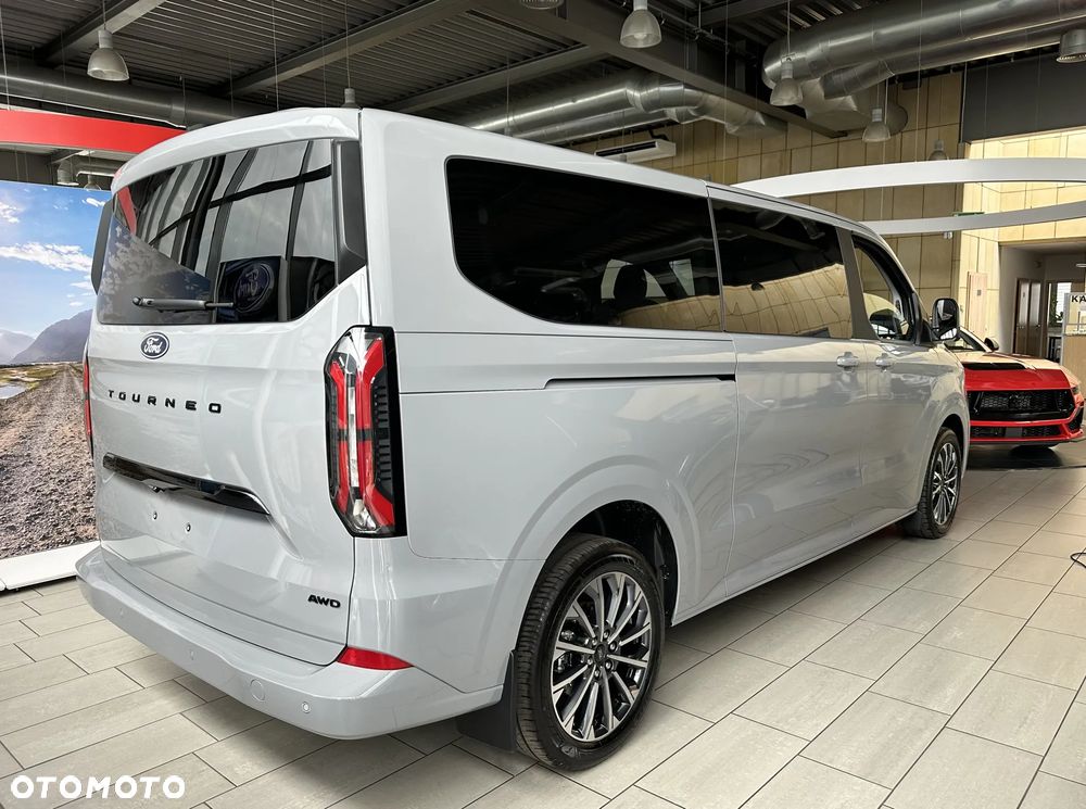Ford Tourneo Custom - 3