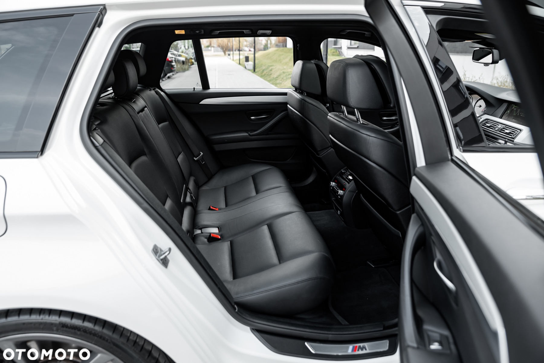 BMW Seria 5 M550d xDrive Touring Sport-Aut - 25