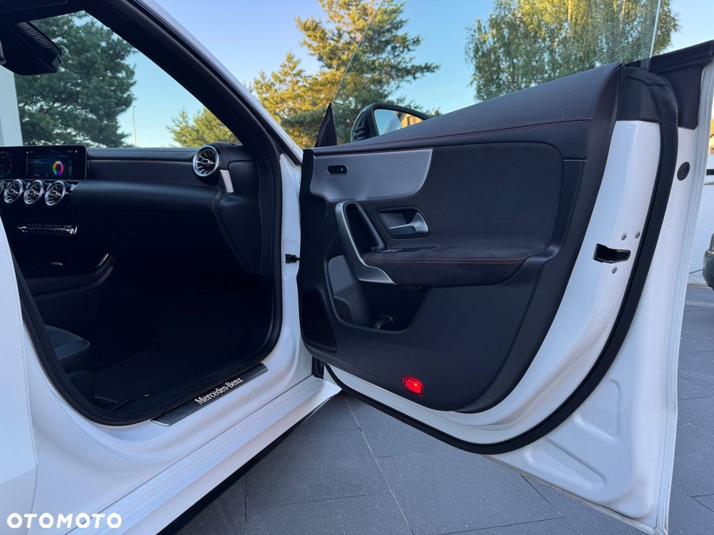 Mercedes-Benz CLA 200 AMG Line 7G-DCT - 25