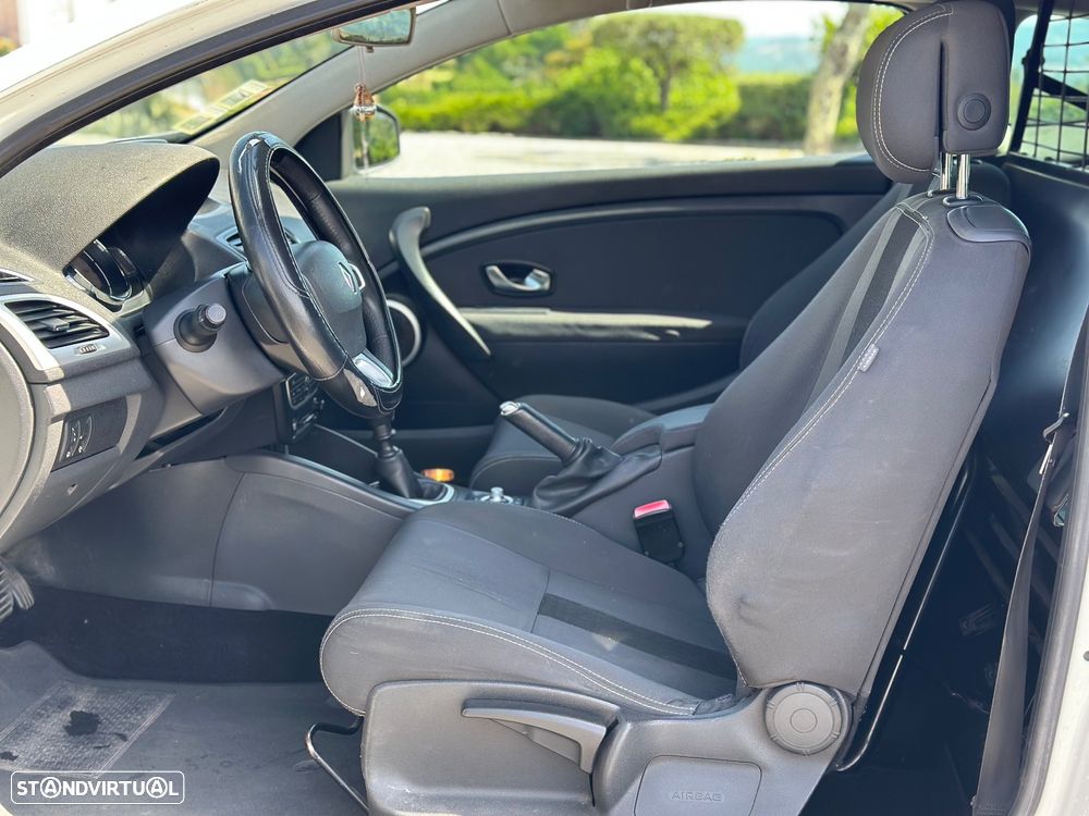 Renault Mégane Coupe 1.5 dCi Dynamique - 8