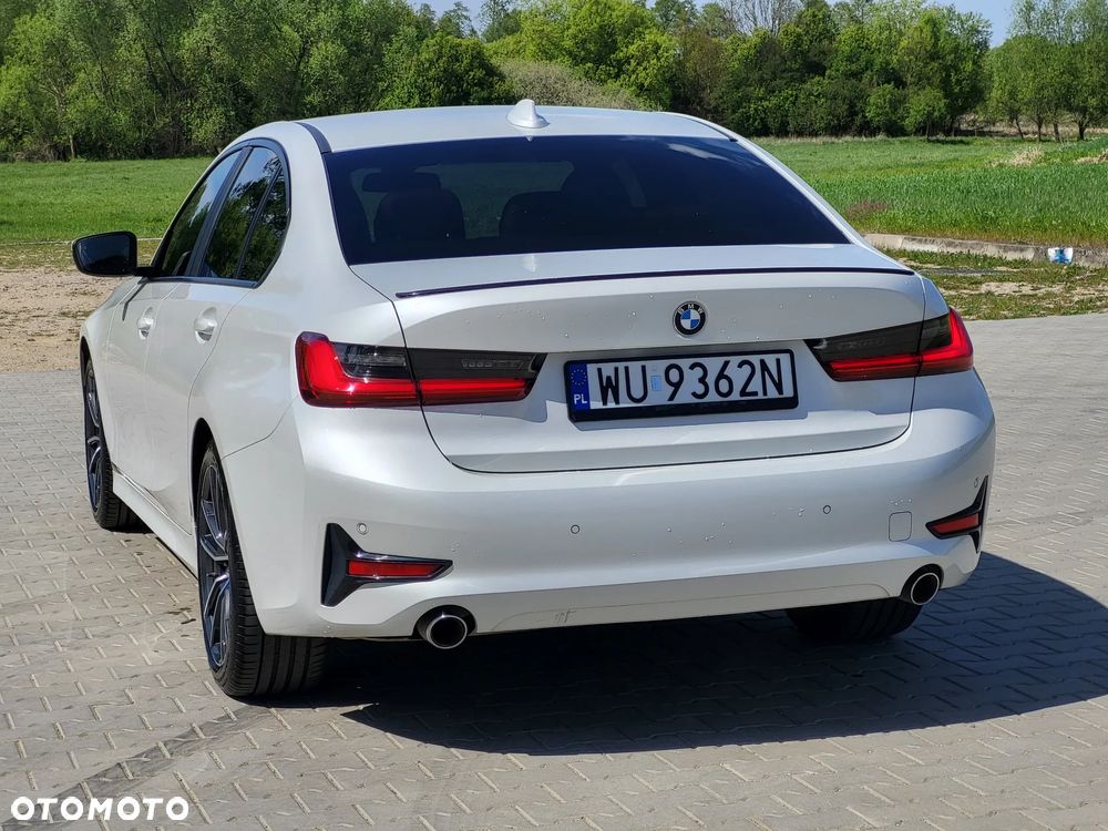 BMW Seria 3 318d Sport Line - 9