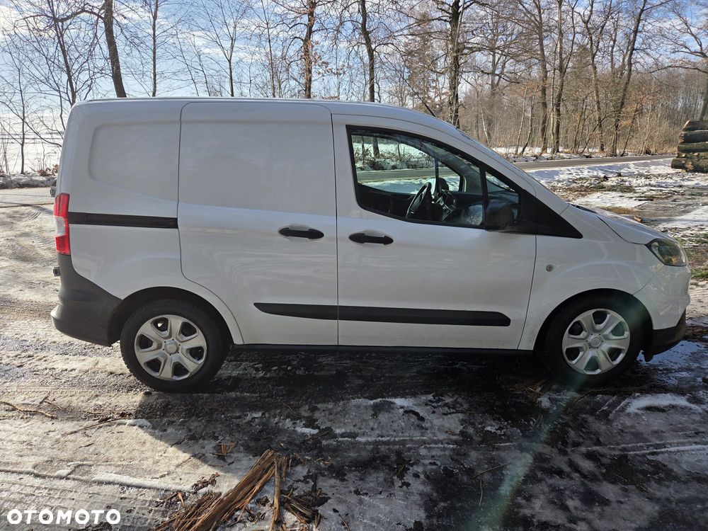 Ford Transit Courier - 2