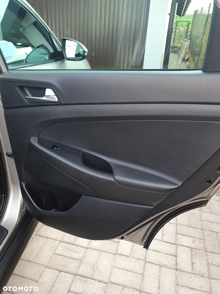 Hyundai Tucson 1.7 CRDI BlueDrive Classic 2WD - 19