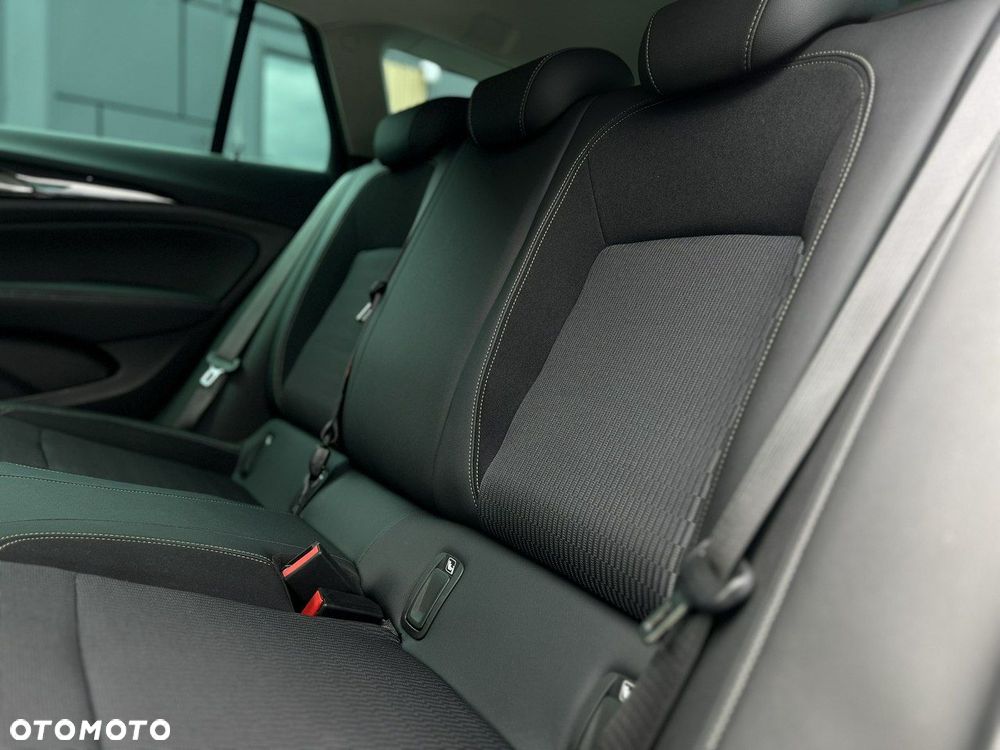 Opel Insignia 1.5 T Elite S&S - 38