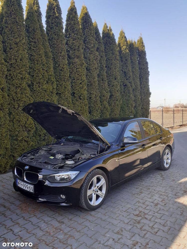 BMW Seria 3 320i - 7