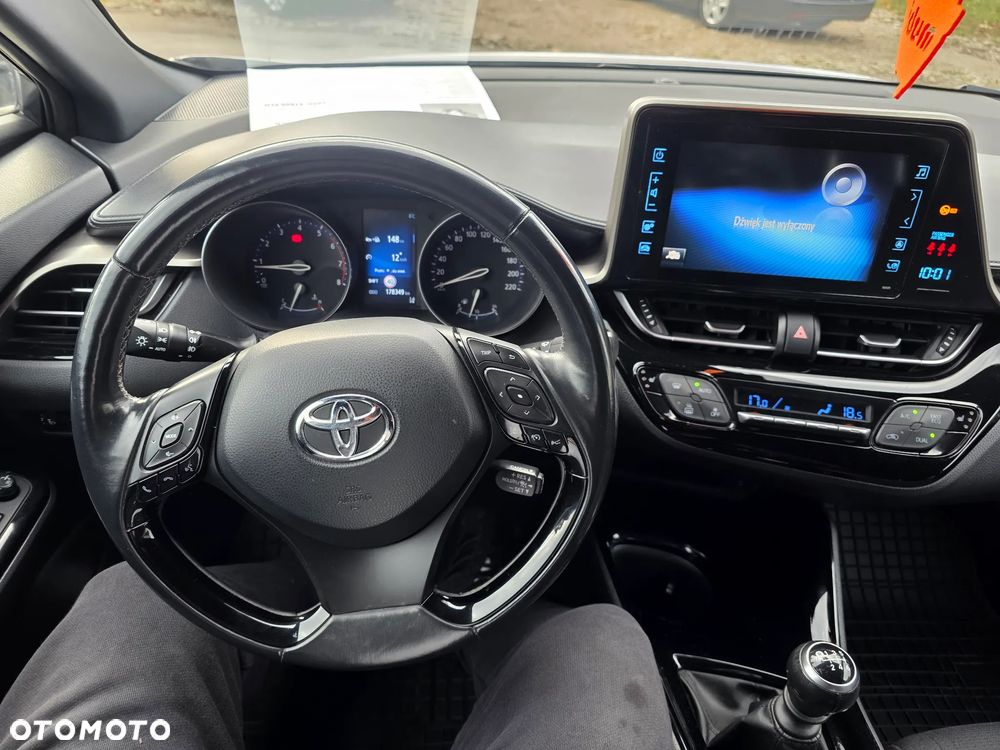 Toyota C-HR 1.2 Turbo Team Deutschland - 14