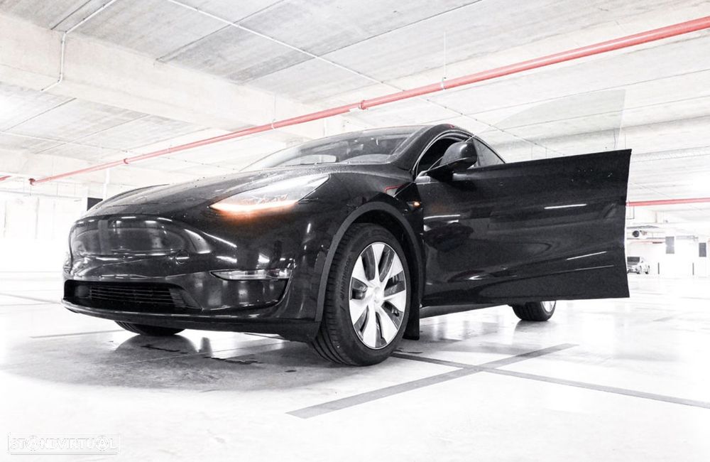 Tesla Model Y Long Range Dual Motor AWD - 5