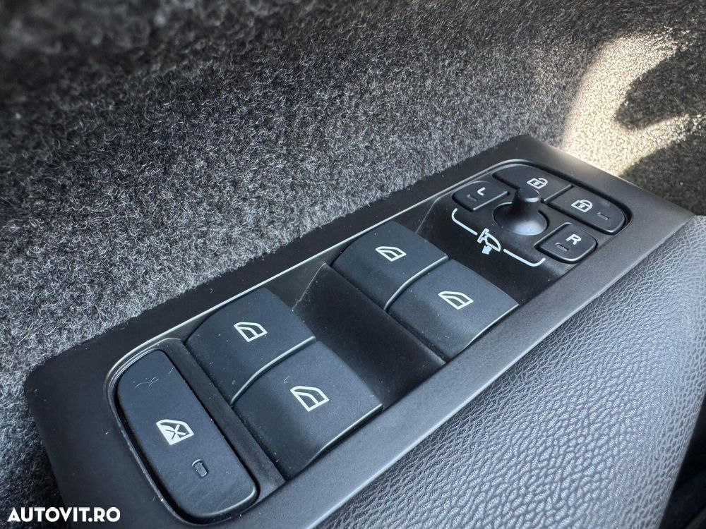 Volvo XC 40 - 23
