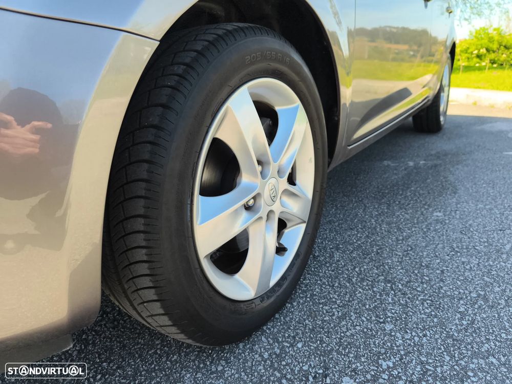 Kia Ceed 1.4 CVVT EX ISG - 28