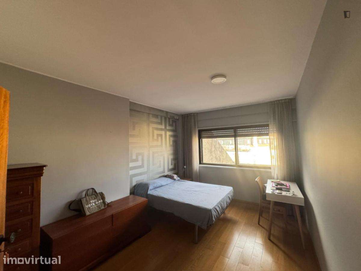 Apartamento com 4 quartos - localizado em Santo Ildefonso Porto - Grande imagem: 4/19