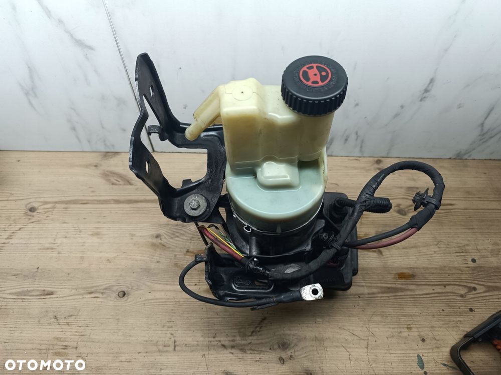 instalacja kostki uchwyt pompy wspomagania master iii movano nv400 10+ - 4