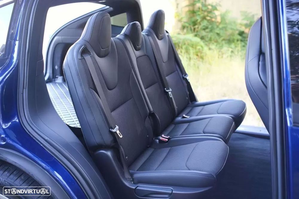 Tesla Model X 75D - 24