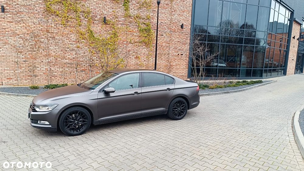 Volkswagen Passat - 4