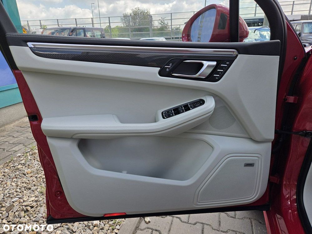 Porsche Macan Standard - 28