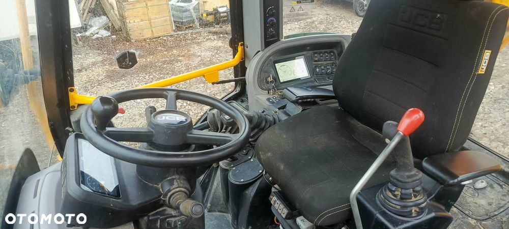 JCB 3CX - 12