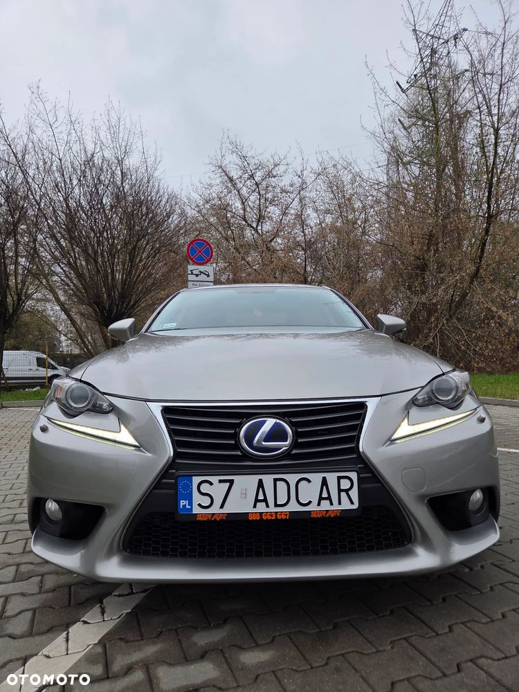 Lexus IS 300h Elite - 37