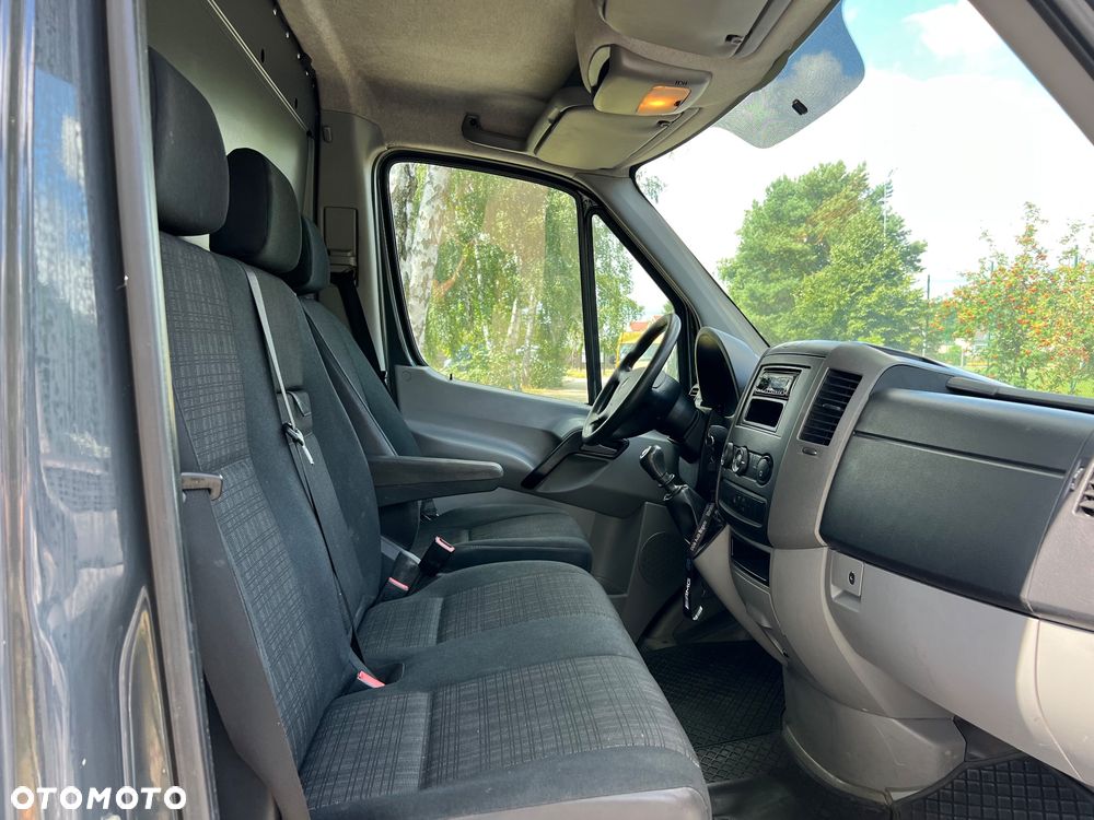 Mercedes-Benz Sprinter - 12