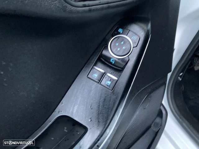 Ford Fiesta 1.0 EcoBoost S&S Titanium - 28