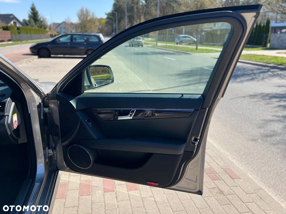 Mercedes-Benz Klasa C - 19