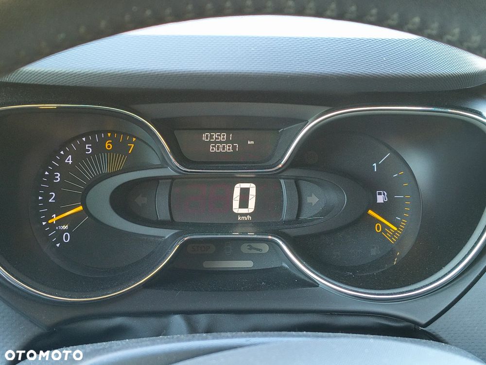 Renault Captur - 28