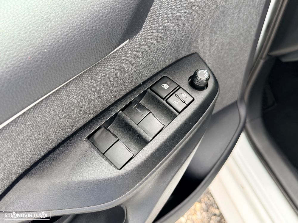 Toyota Yaris 1.5 HDF Comfort Plus - 19