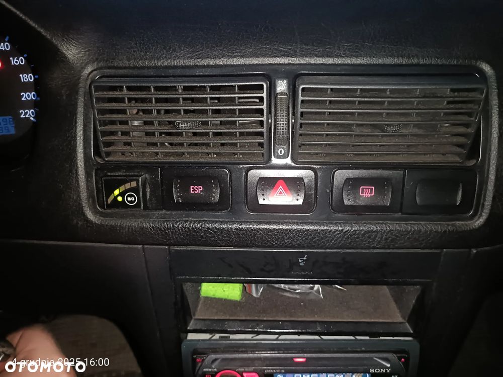 Volkswagen Golf - 12