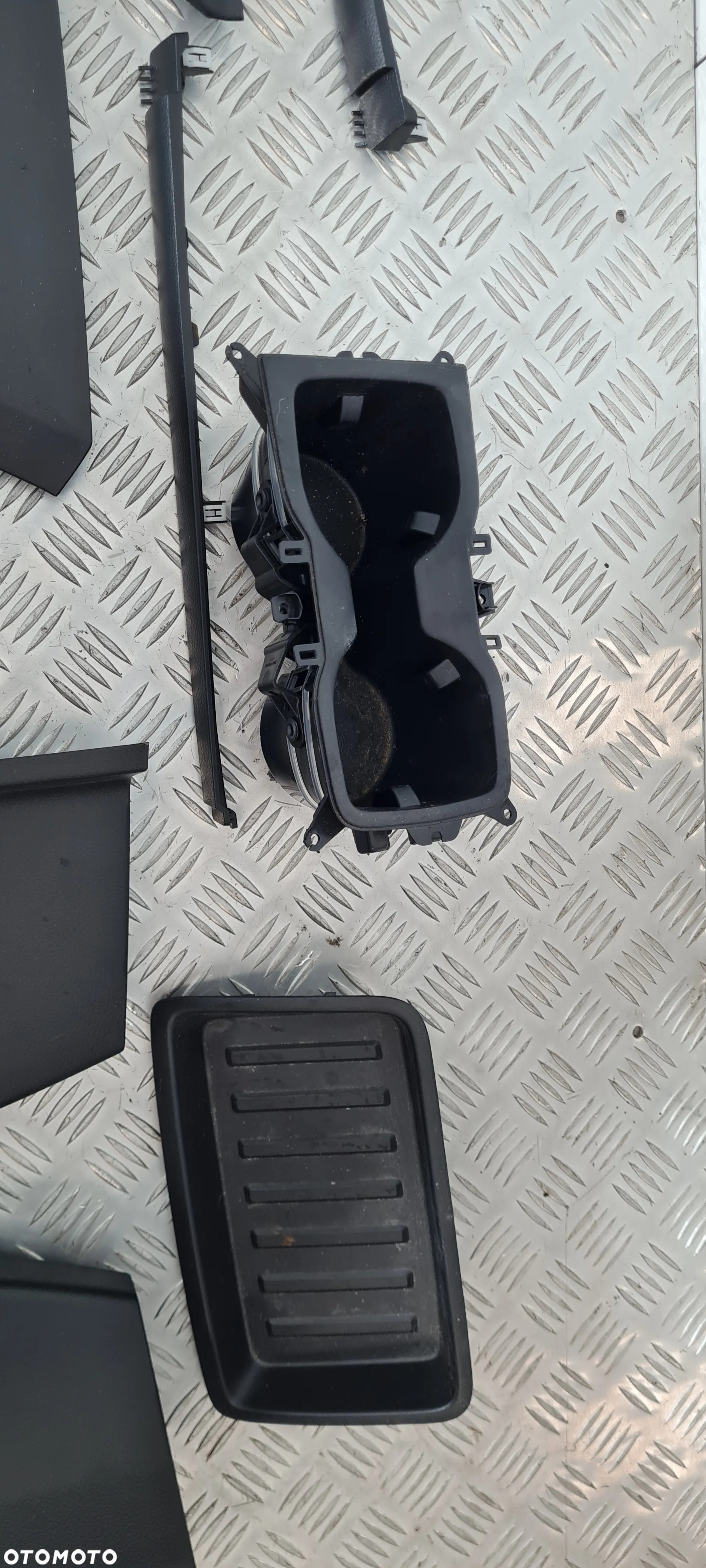 Ford Ranger V Osłona Słupka Wnętrza Kpl. - 7