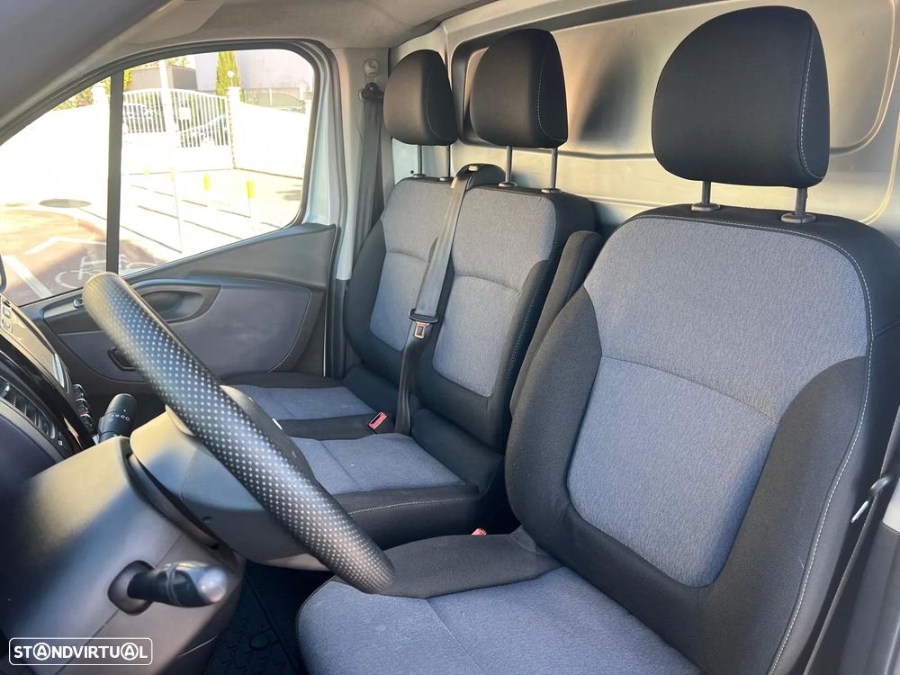 Opel Vivaro - 17