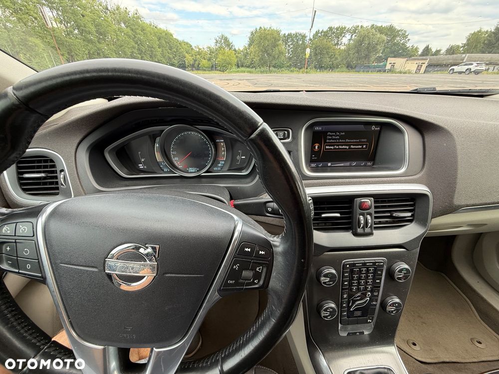 Volvo V40 D2 Momentum - 17