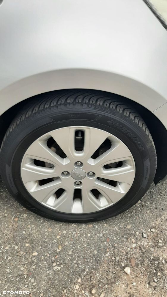 Kia Rio 1.2 Attract - 26