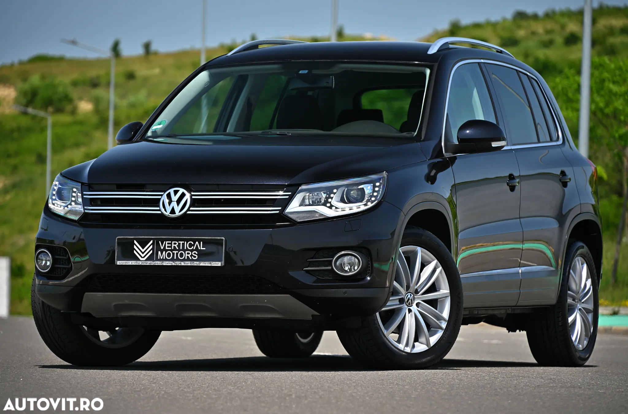 Volkswagen Tiguan 2.0 TDI 4Motion DSG Sport & Style - 4